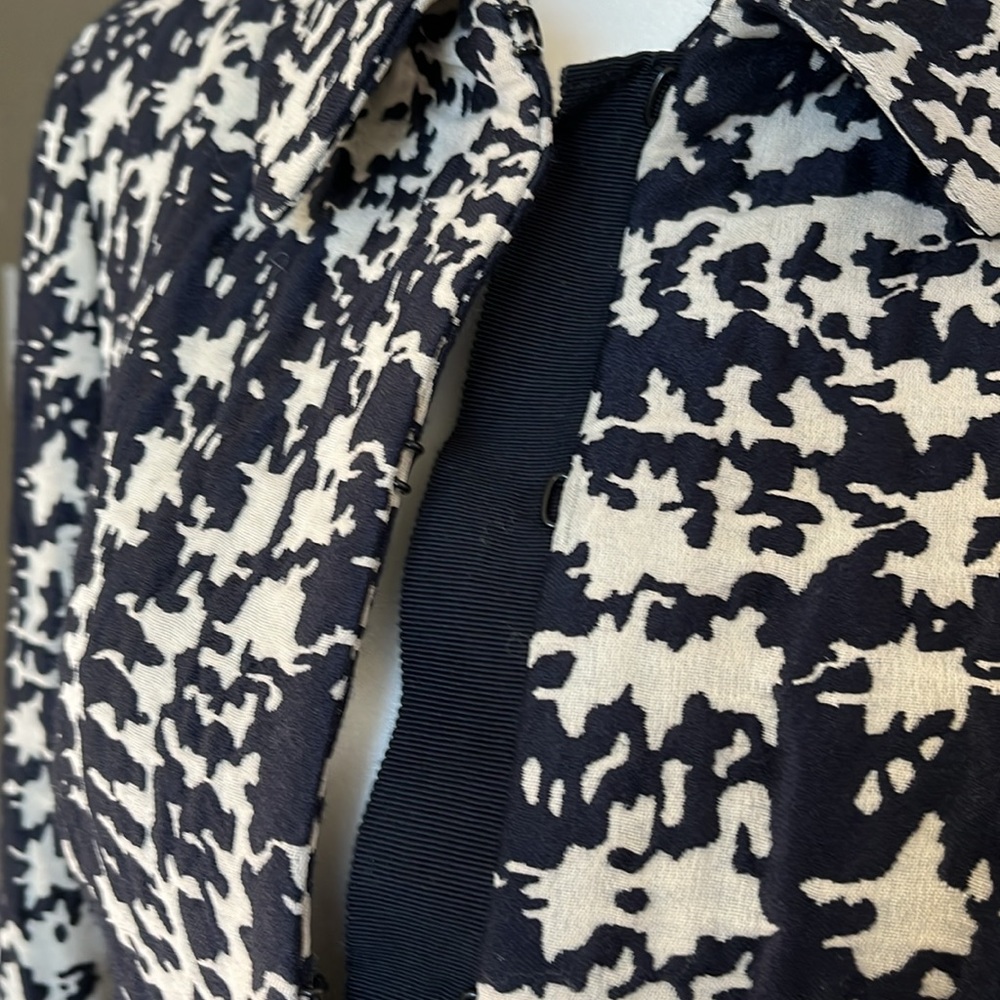 Carolina Herrera Black and White Patterned Blazer Jacket - Picture 2 of 6